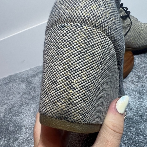 TOMS Gray/Gold Metallic Linen Desert Wedge Ankle Boots/Booties Size 9.5 - Picture 9 of 9